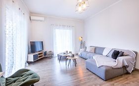 Smartstay Marousi Home With Parking